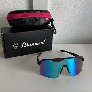 Diamond Eyewear Black Blue Sporty Sunglasses Baseball Outdoor Fishing Box Case